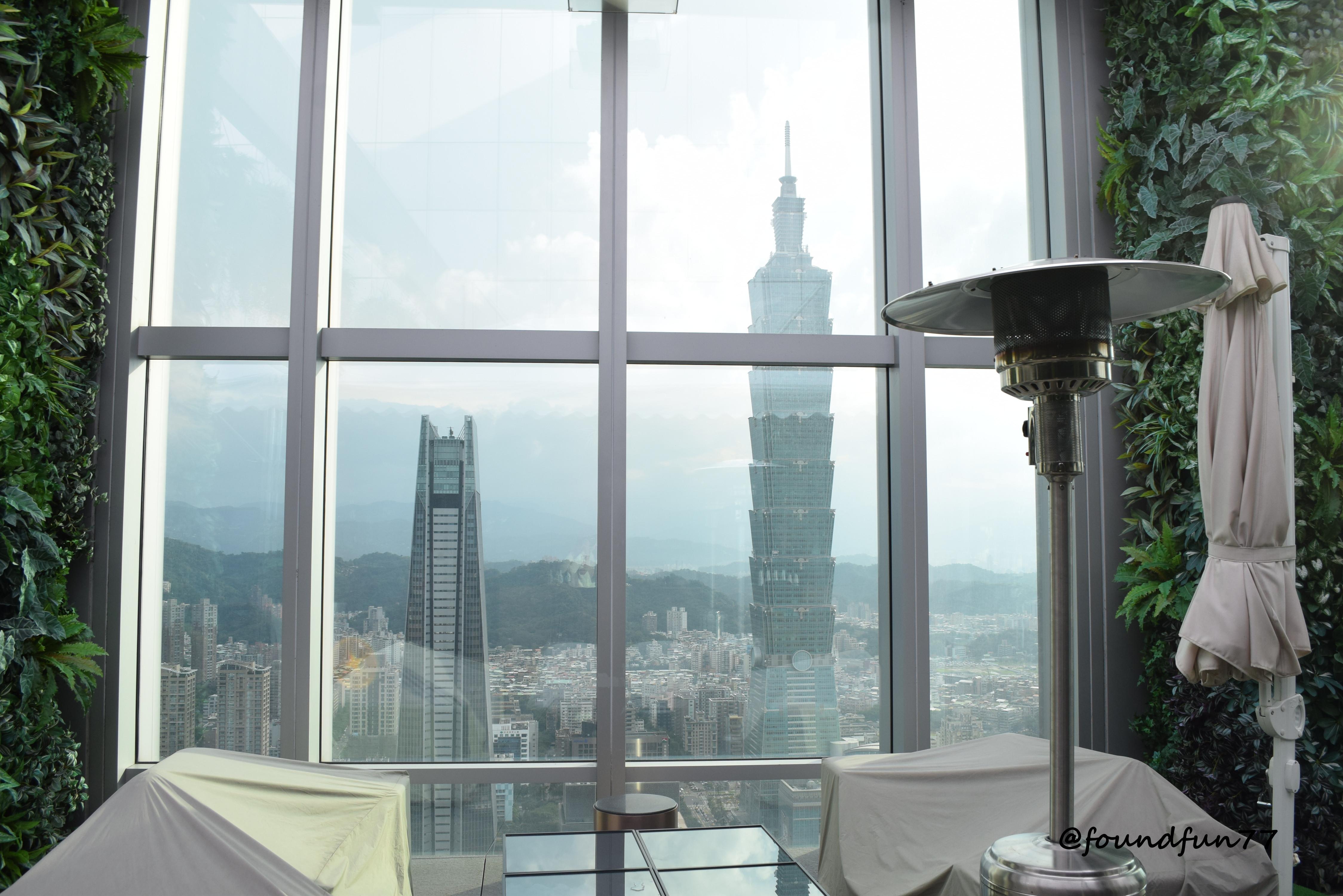 室外Bar直面微風南山與Taipei101