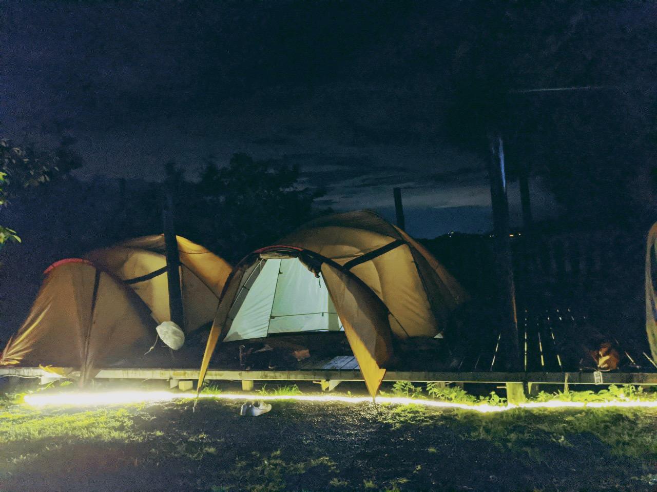 夜晚的帳篷拍起來特別迷人